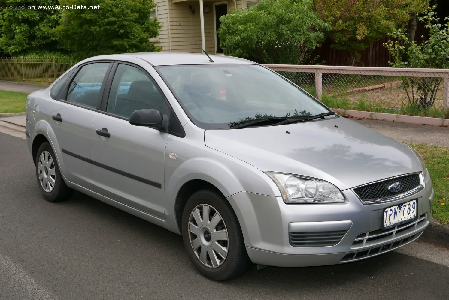 Ford Focus Focus II Hatchback 2.0 16V (145 лс) Automatic 2005 - 2010 — фото 3