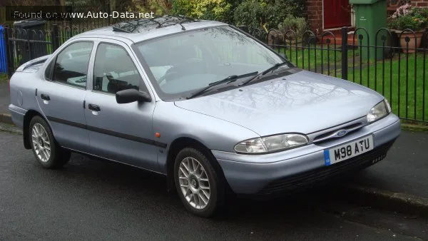 Ford Mondeo Mondeo I Wagon 2.0 i 16V (136 лс) 1993 - 1996 — фото 2
