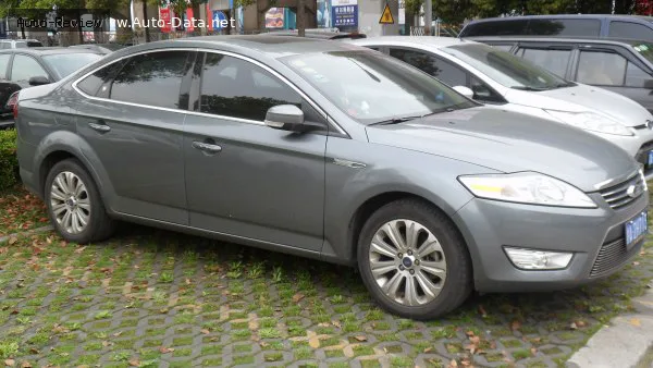 Ford Mondeo Mondeo III Hatchback 2.0 TDCi (130 лс) 2007 - 2008 — фото 2