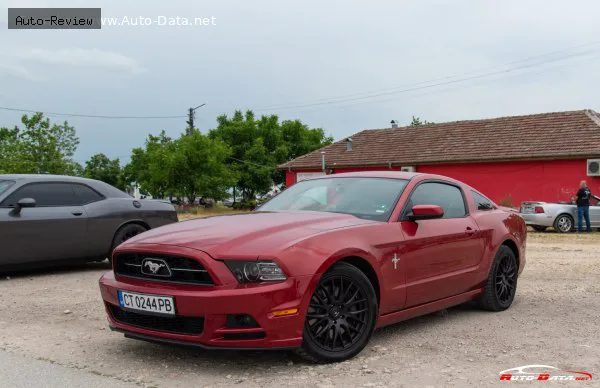 Ford Mustang Mustang V Convertible (facelift 2012) 3.7 V6 (305 лс) Automatic 2012 - 2014 — фото 4