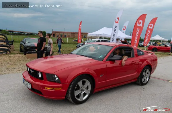Ford Mustang Mustang V GT 4.6i V8 (304 лс) 2004 - 2009 — фото 2