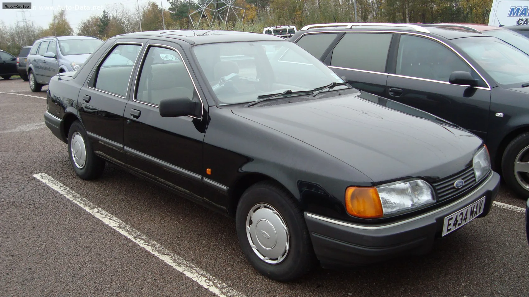 Ford Sierra Sierra Hatchback II 1.8 (87 лс) Automatic 1988 - 1993 — фото 4