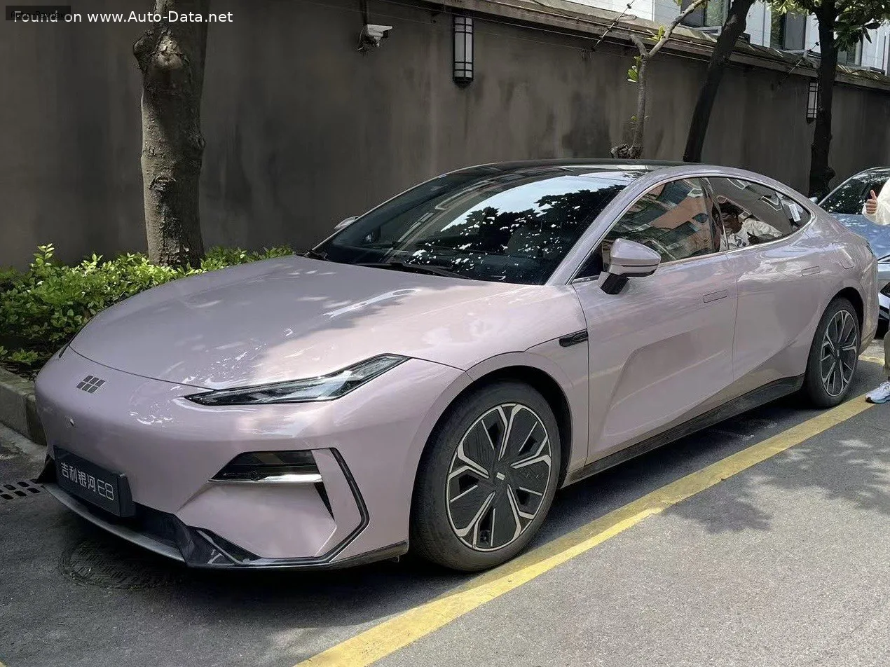 Geely Galaxy E8 Galaxy E8 62 kWh (272 лс) Electric 2024 -