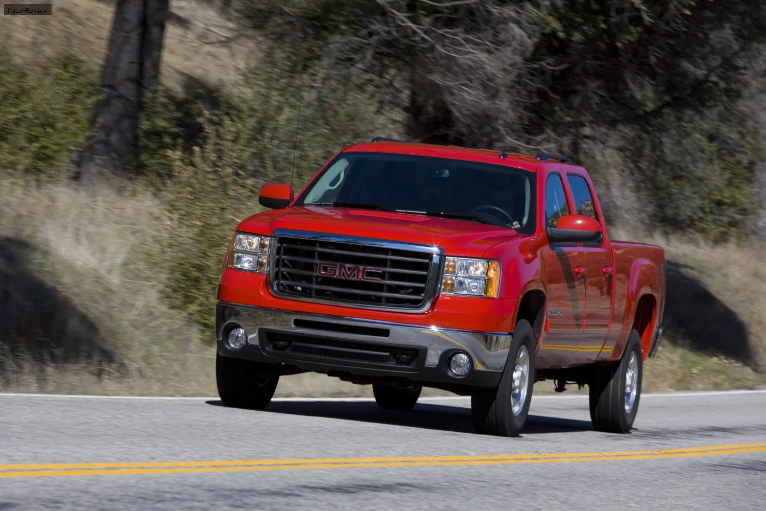 GMC Sierra 2500HD Sierra 2500HD III (GMT900) Crew Cab Standard Box 6.6 Duramax TD V8 (365 лс) 4WD Automatic 2007 - 2010