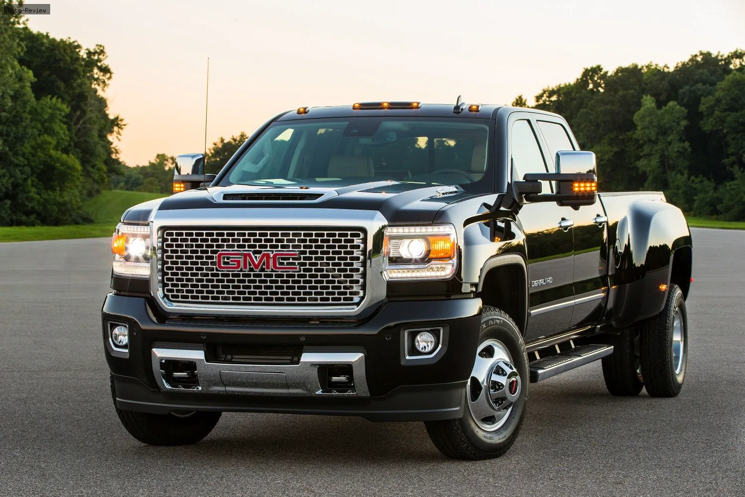 GMC Sierra 3500HD Sierra 3500HD IV (GMTK2XX) Crew Cab Long Box 6.0 V8 (360 лс) DRW Automatic 2015 - 2019