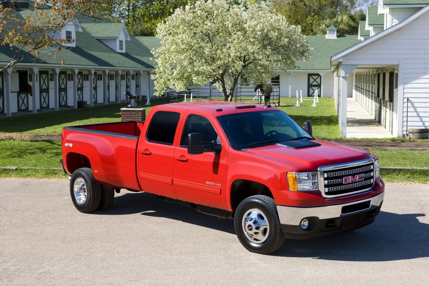 GMC Sierra 3500HD Sierra 3500HD III (GMT900, facelift 2011) Crew Cab Long Box 6.0 V8 (360 лс) SRW Automatic 2011 - 2013