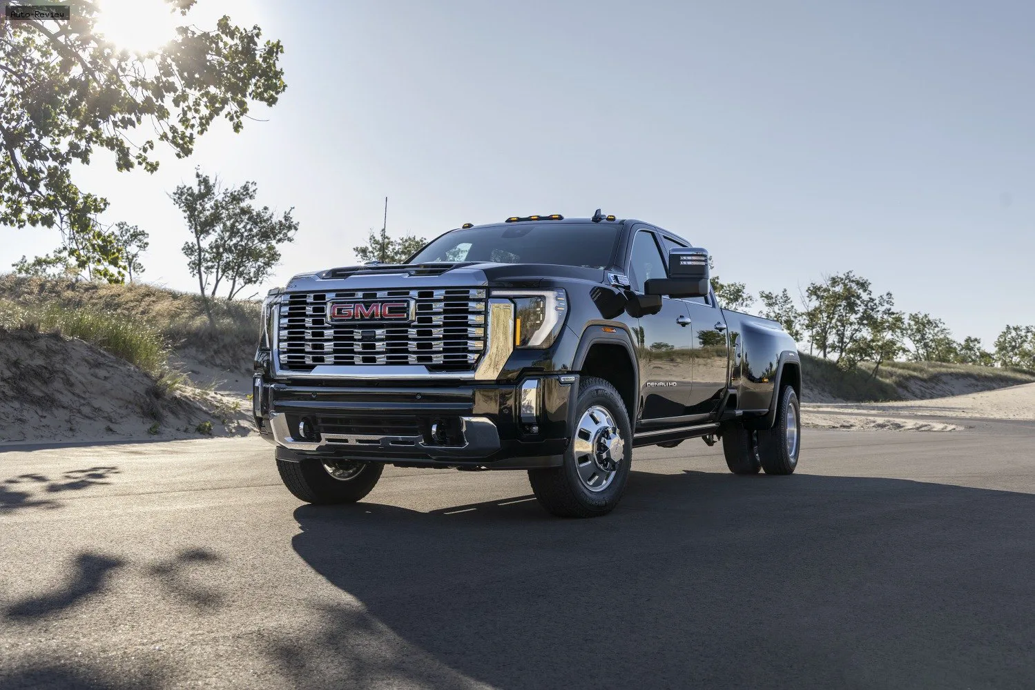 GMC Sierra 3500HD Sierra 3500HD V (GMTT1XX, facelift 2024) Crew Cab Long Bed 6.6 Duramax TD V8 (470 лс) SRW Automatic 2024 -