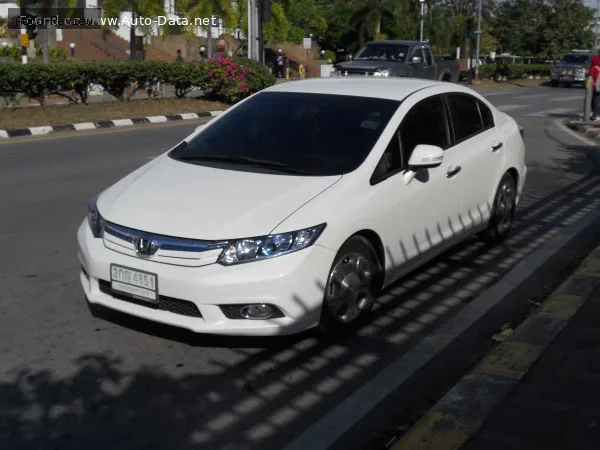 Honda Civic Civic IX Sedan 1.5 (110 лс) Hybrid e-CVT 2012 - 2014 — фото 2