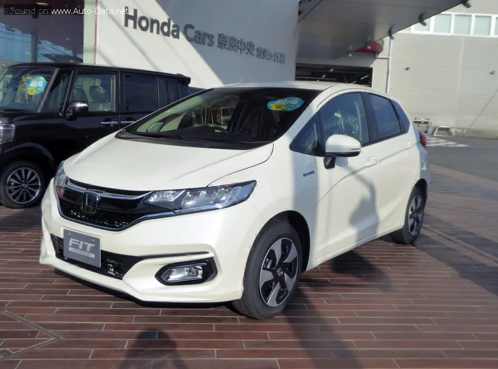 Honda FIT Fit III (facelift 2017) 1.3 (99 лс) 4WD Automatic 2017 - 2020