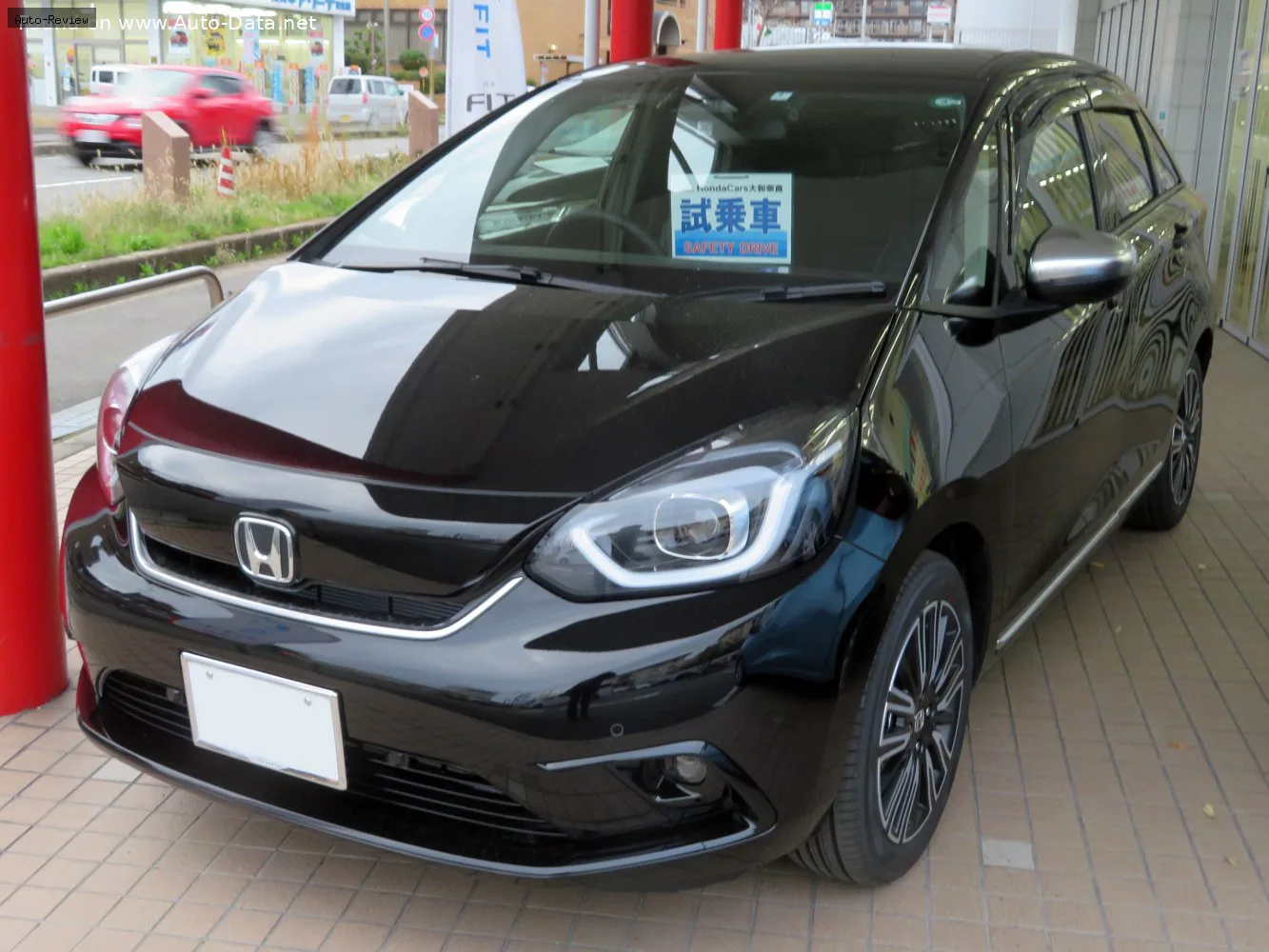 Honda FIT Fit IV (GR1) 1.5 (109 лс) e:HEV 4WD e-CVT 2020 -