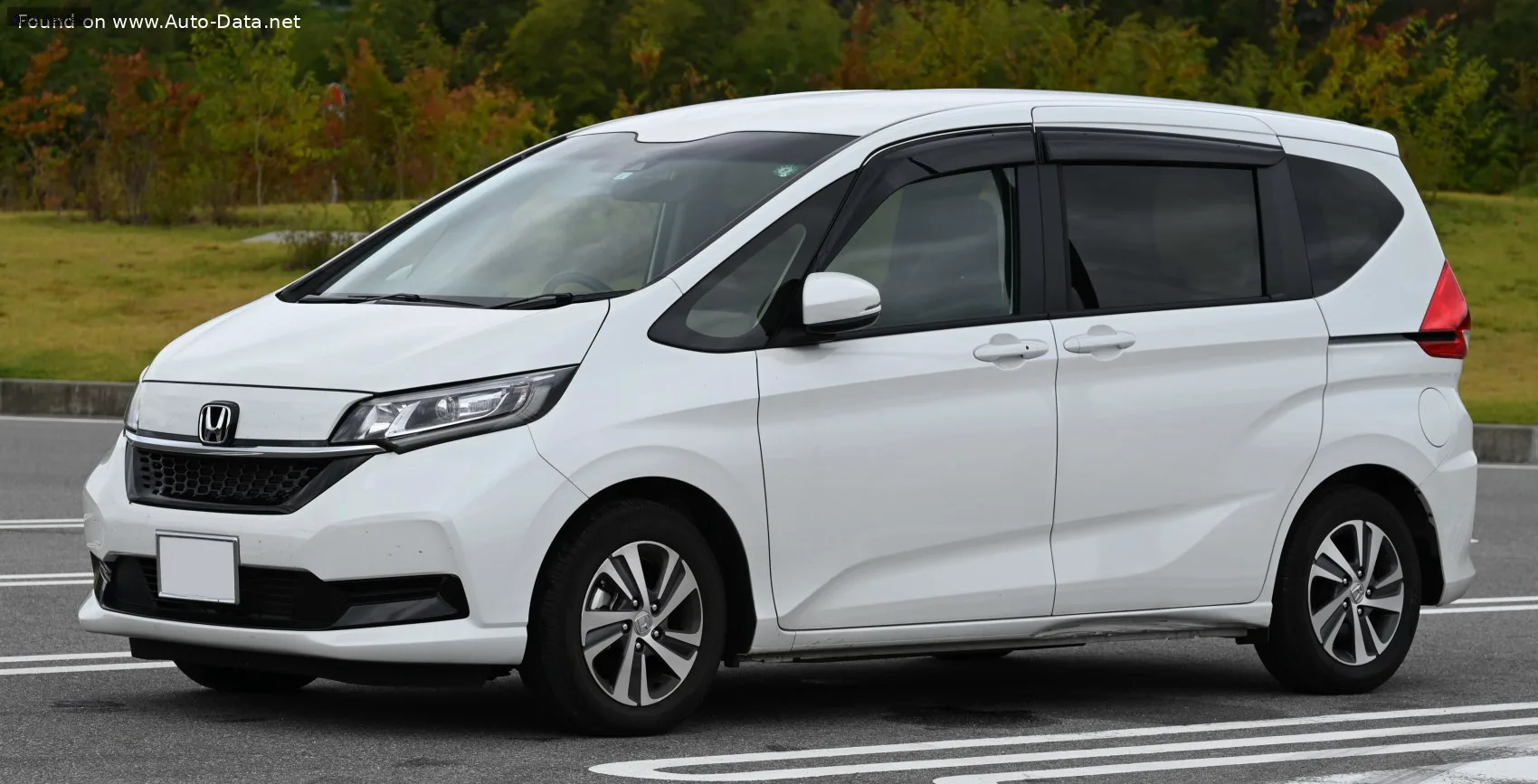 Honda Freed Freed II (facelift 2019) 1.5 i-VTEC (129 лс) 4WD CVT 2019 - 2024