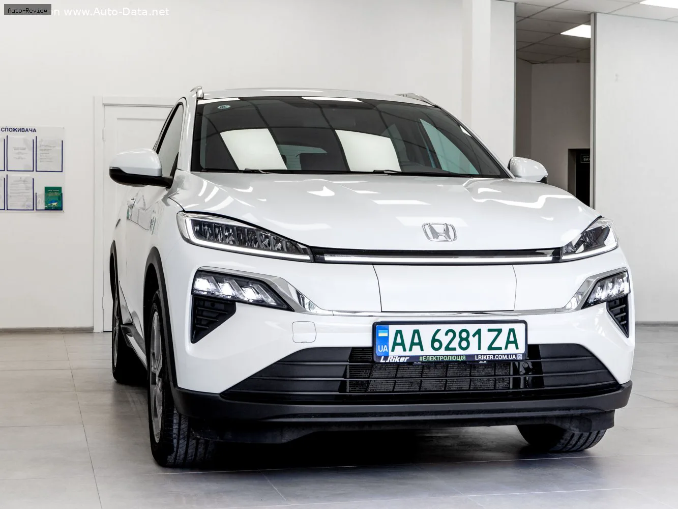 Honda M-NV M-NV 58.69 kWh (218 лс) 2023 - 2025