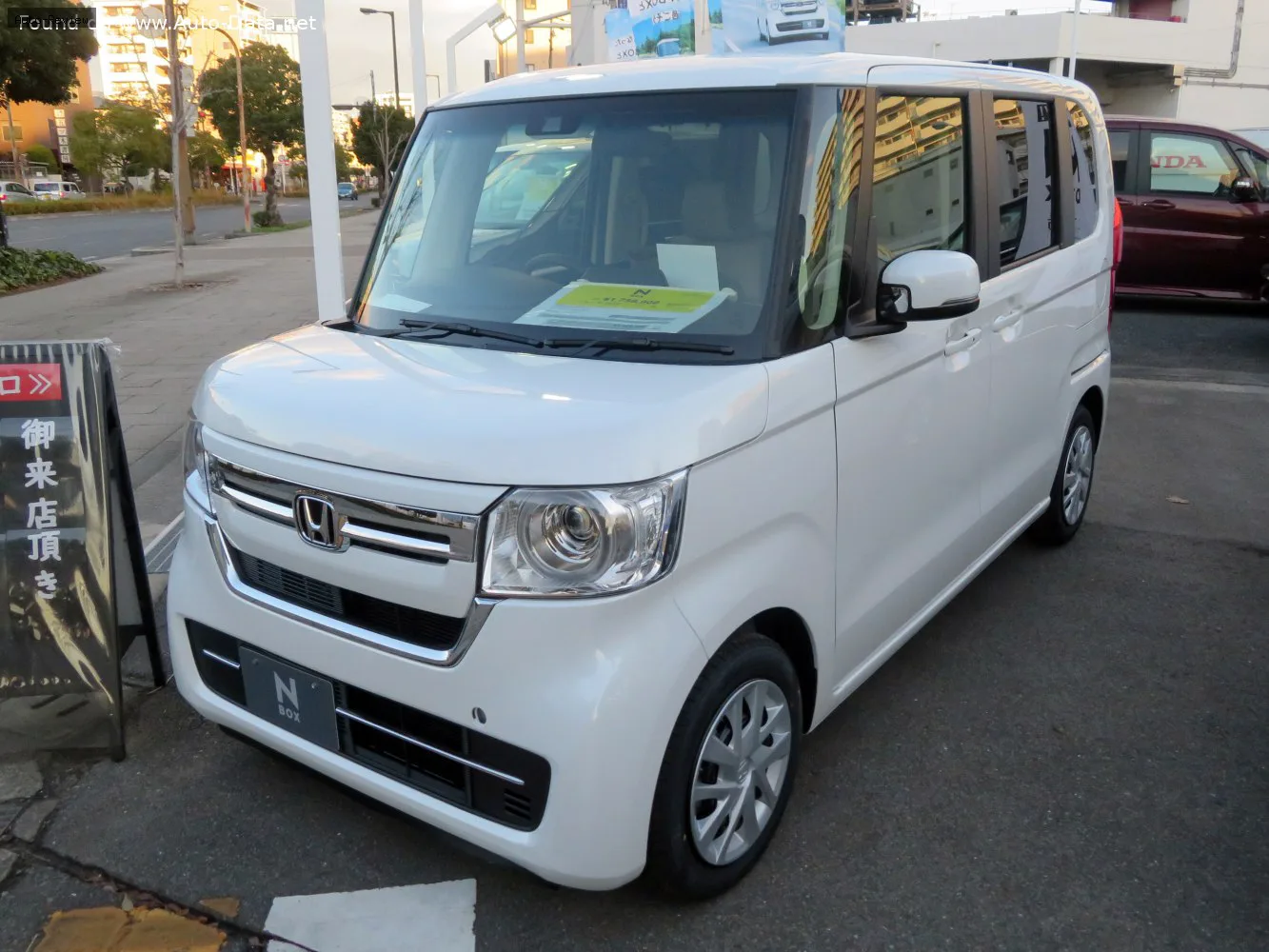 Honda N-Box N-Box II (facelift 2021) 0.7 T (64 лс) 4WD CVT 2020 -
