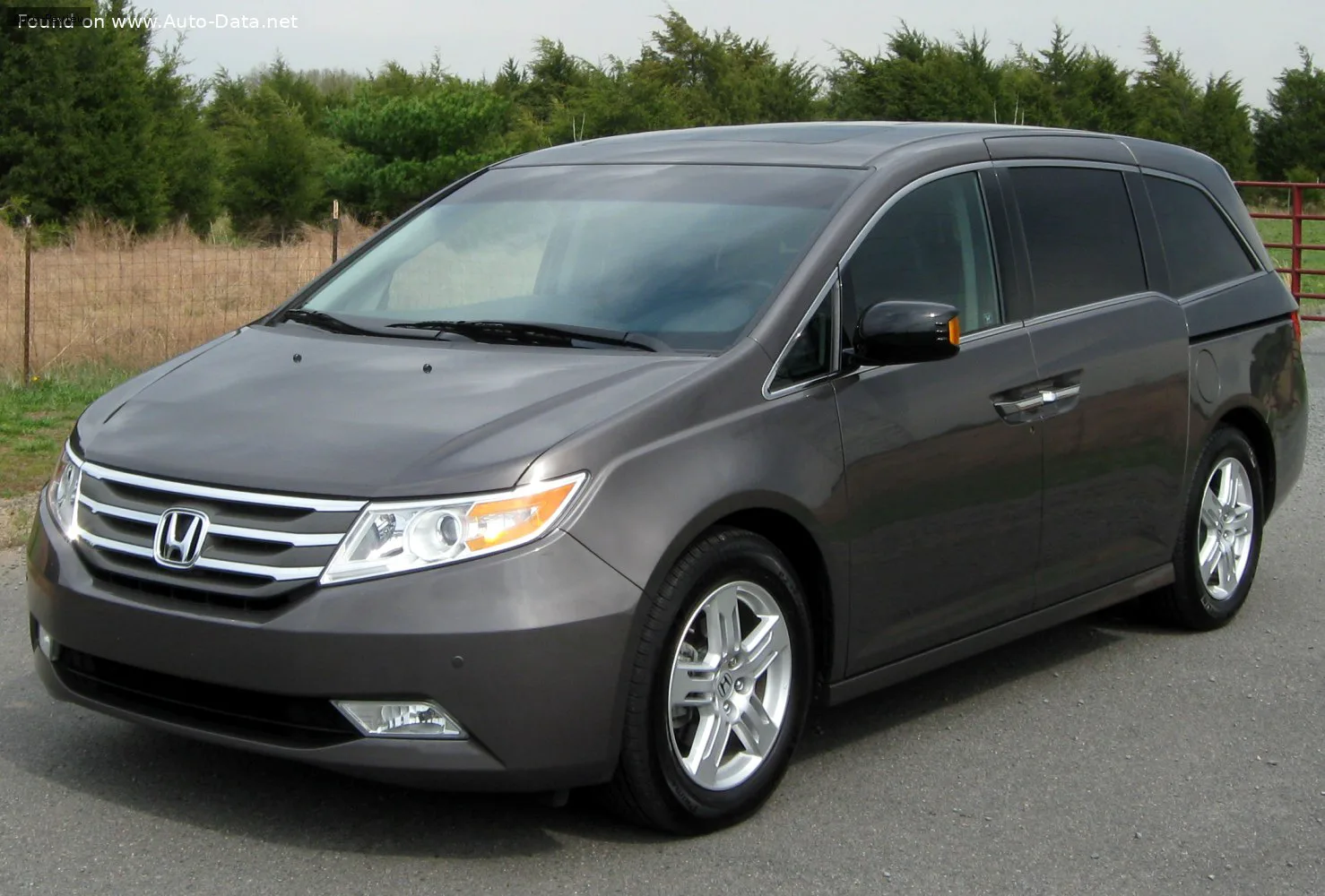 Honda Odyssey Odyssey IV Touring 3.5 V6 (248 лс) Automatic 2011 - 2013