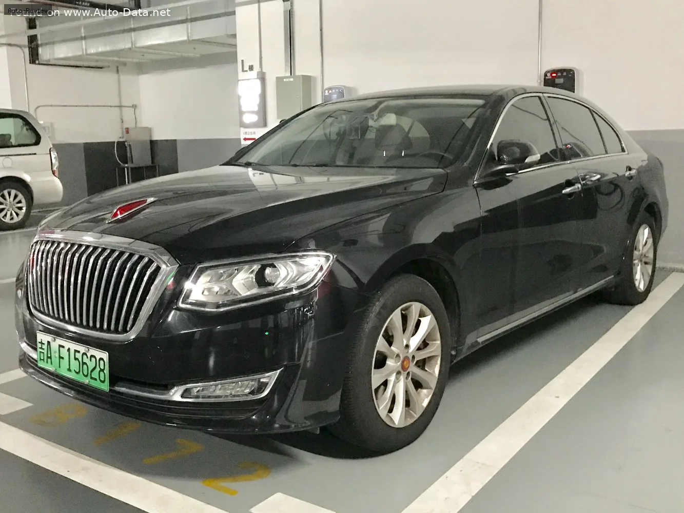 Hongqi H7 H7 (facelift 2017) 3.0 V6 (231 лс) Automatic 2017 -