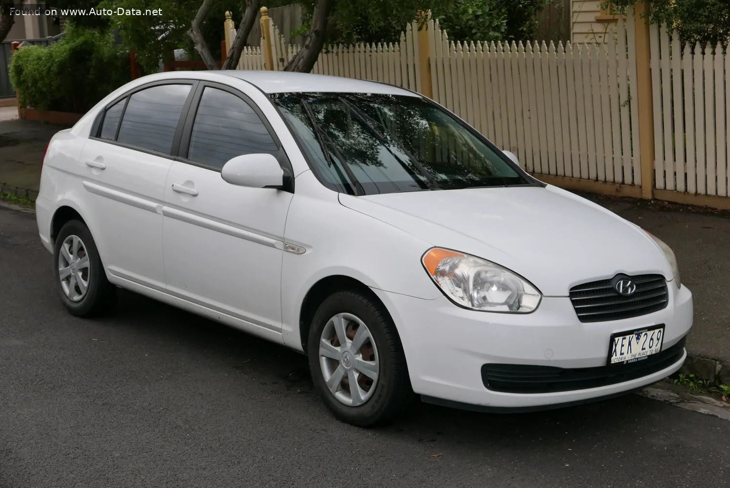 Hyundai Accent Accent III 1.4 (97 лс) GL 2006 - 2010