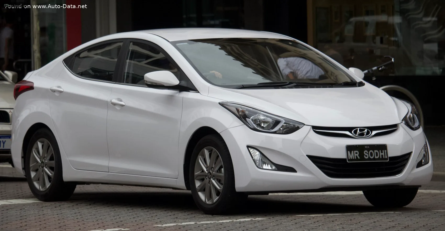 Hyundai Elantra Elantra V (facelift 2013) 1.8 (150 лс) Automatic 2013 - 2015