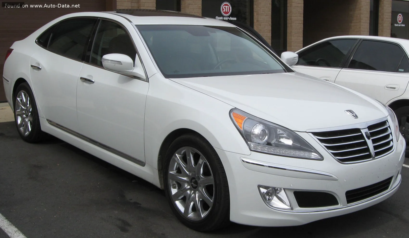 Hyundai Equus Equus (VI) 5.0 GDi V8 (429 лс) SHIFTRONIC 2011 - 2013