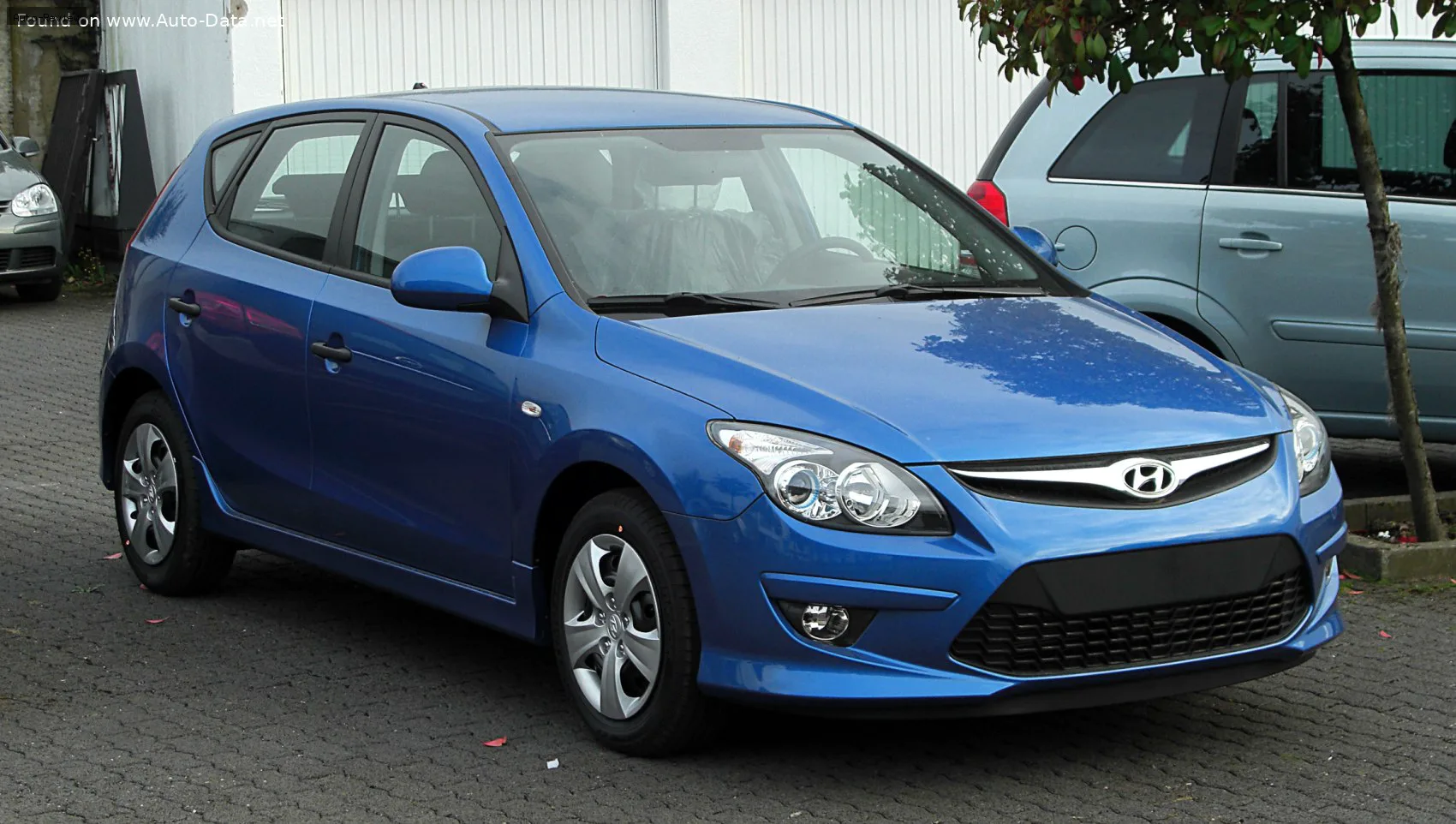 Hyundai i30 i30 I (facelift 2010) 1.6 (126 лс) Automatic 2010 - 2012 — фото 3