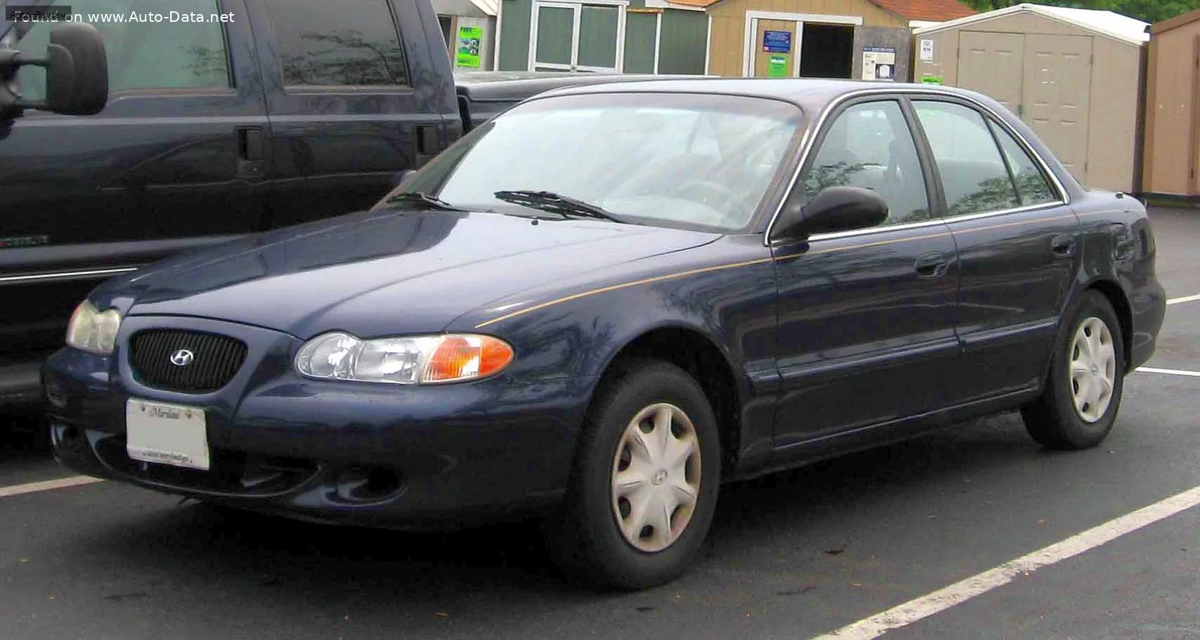 Hyundai Sonata Sonata III (Y3, facelift 1996) 2.0 GSi 16V (125 лс) Automatic 1996 - 1998