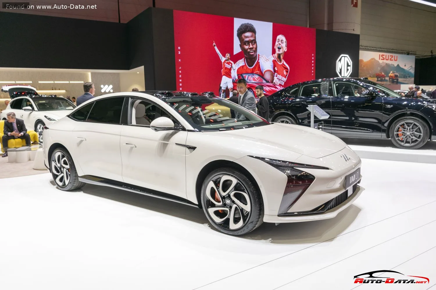 IM L7 L7 (facelift 2024) 90 kWh (578 лс) Dual Motor AWD 2024 -