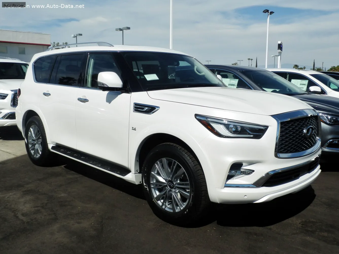 Infiniti QX80 QX80 (Z62, facelift 2017) 5.6 V8 (400 лс) Automatic 2017 - 2024