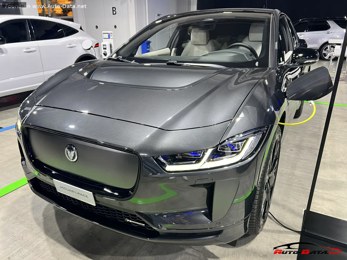 Jaguar I-Pace I-Pace (facelift 2023) EV400 90 kWh (400 лс) AWD 2023 -