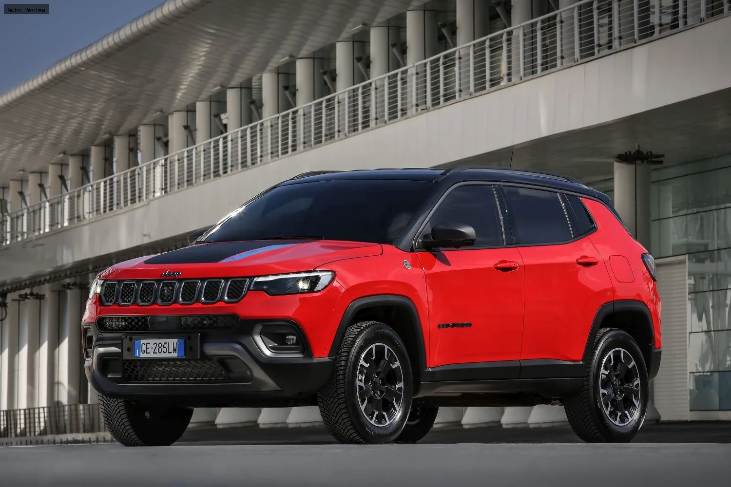 Jeep Compass Compass II (MP, facelift 2021) 1.3 GSE T4 (240 лс) Plug-in Hybrid 4xe Automatic 2021 - 2024