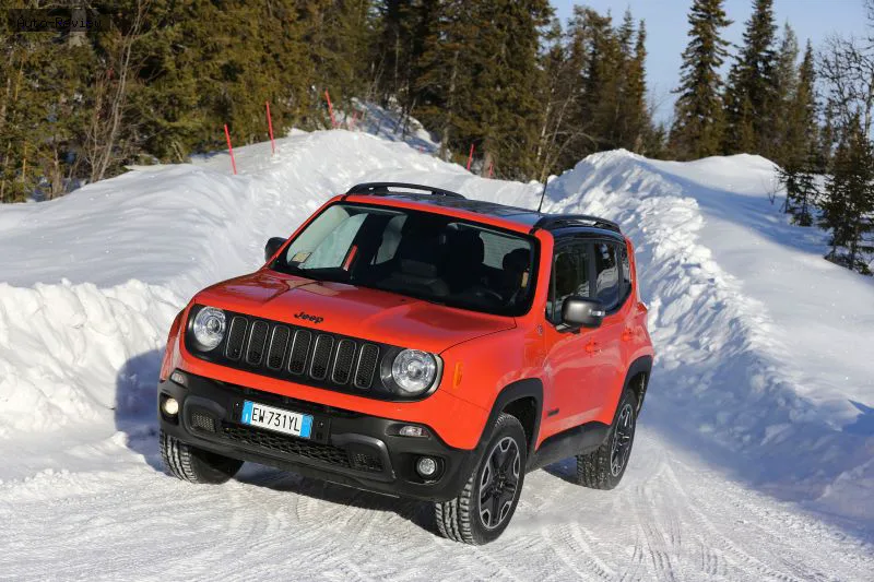Jeep Renegade Renegade 1.4 MultiAir2 (170 лс) 4x4 Automatic start&stop 2014 - 2018 — фото 2