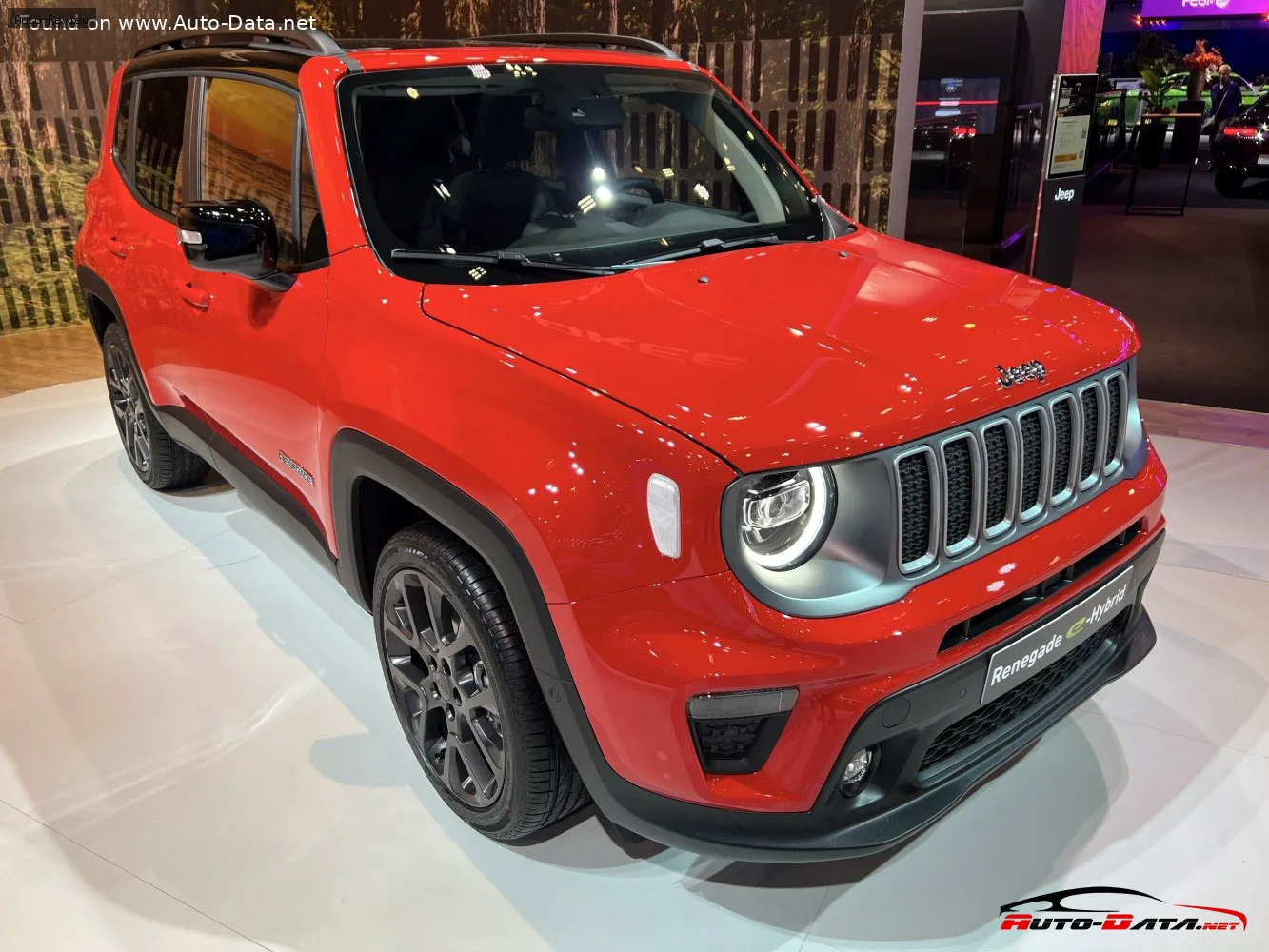 Jeep Renegade Renegade (facelift 2018) 1.5 GSE T4 (130 лс) e-Hybrid DCT 2022 -