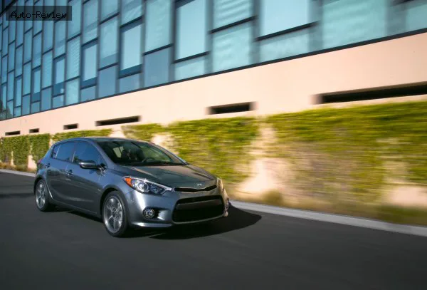 Kia Forte Forte II (YD) 2.0 GDI (173 лс) Automatic 2013 - 2016 — фото 2