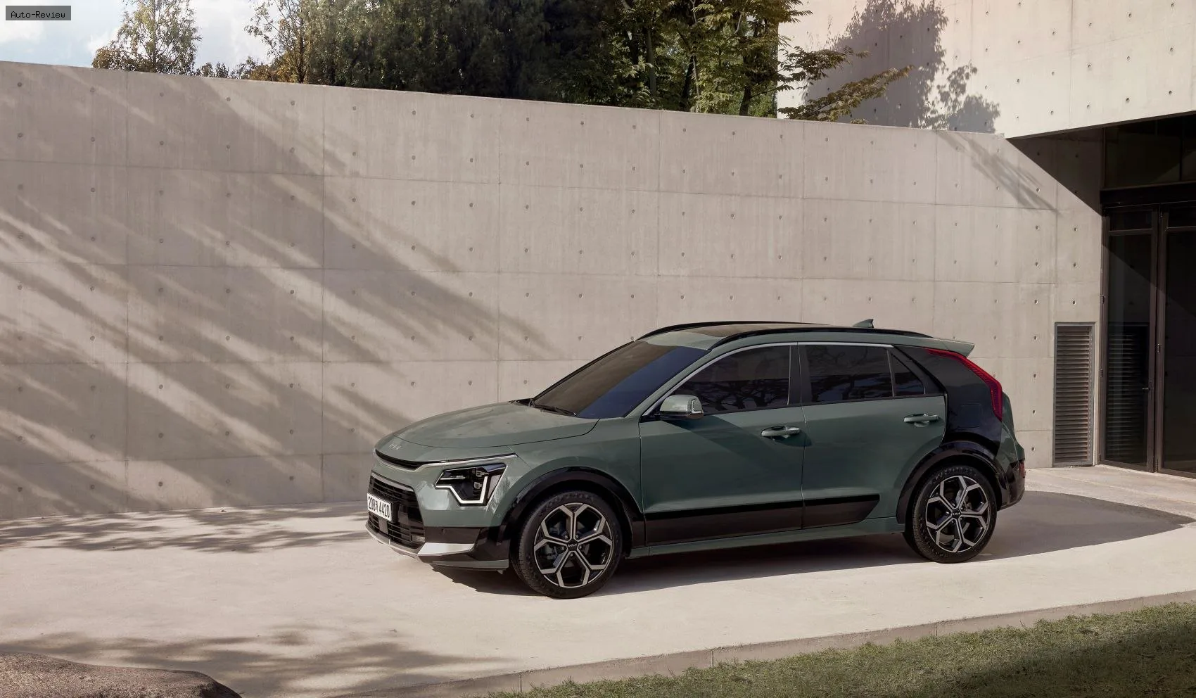 Kia Niro Niro II 1.6 GDI (183 лс) Plug-in Hybrid DCT 2022 - 2024