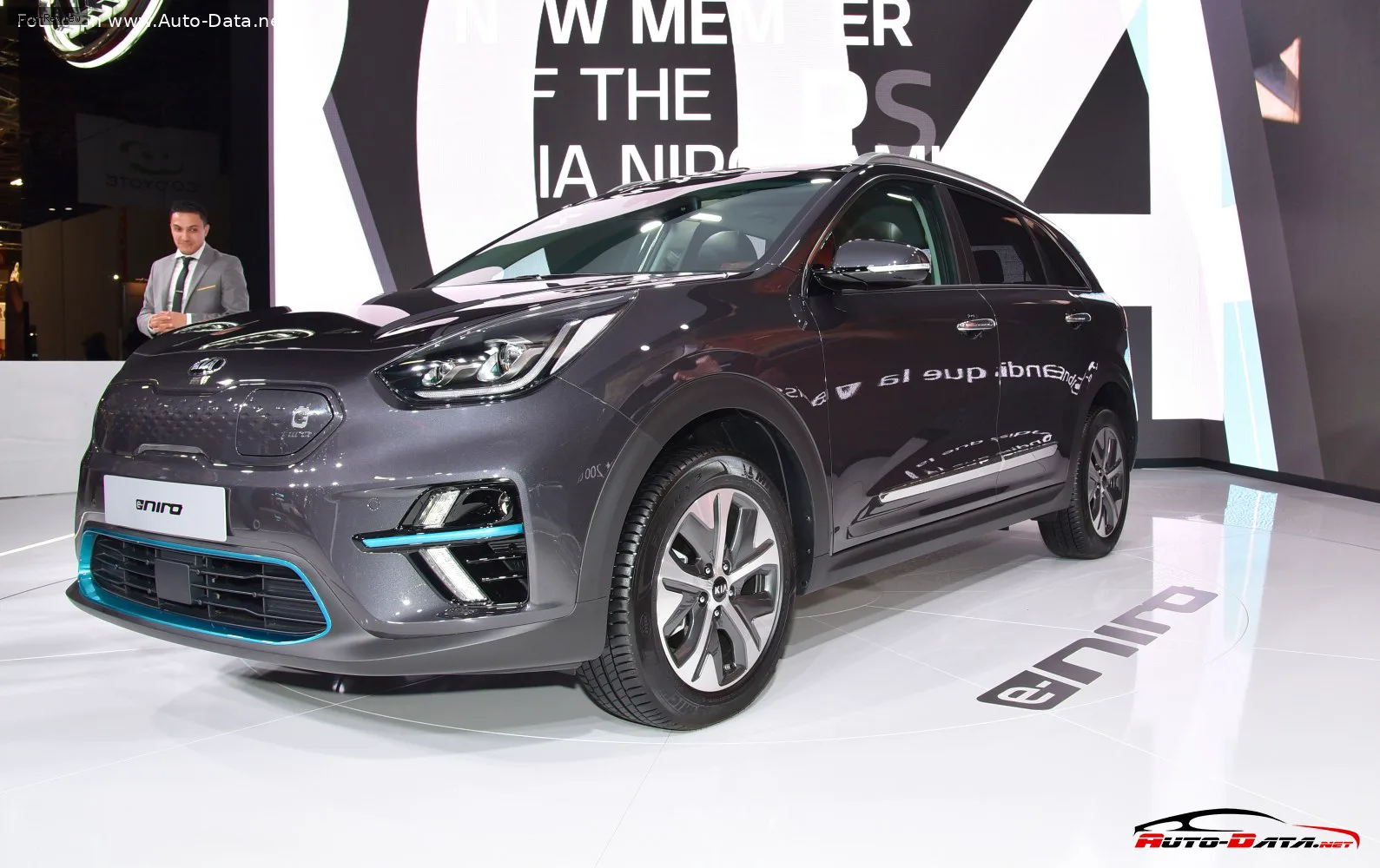 Kia Niro Niro I (facelift 2019) e-Niro 42 kWh (136 лс) 2018 - 2022
