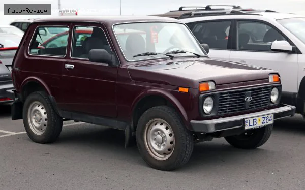 Lada Niva Niva 3-door (facelift 2009) 1.7i (81 лс) 4x4 2009 - 2016 — фото 2