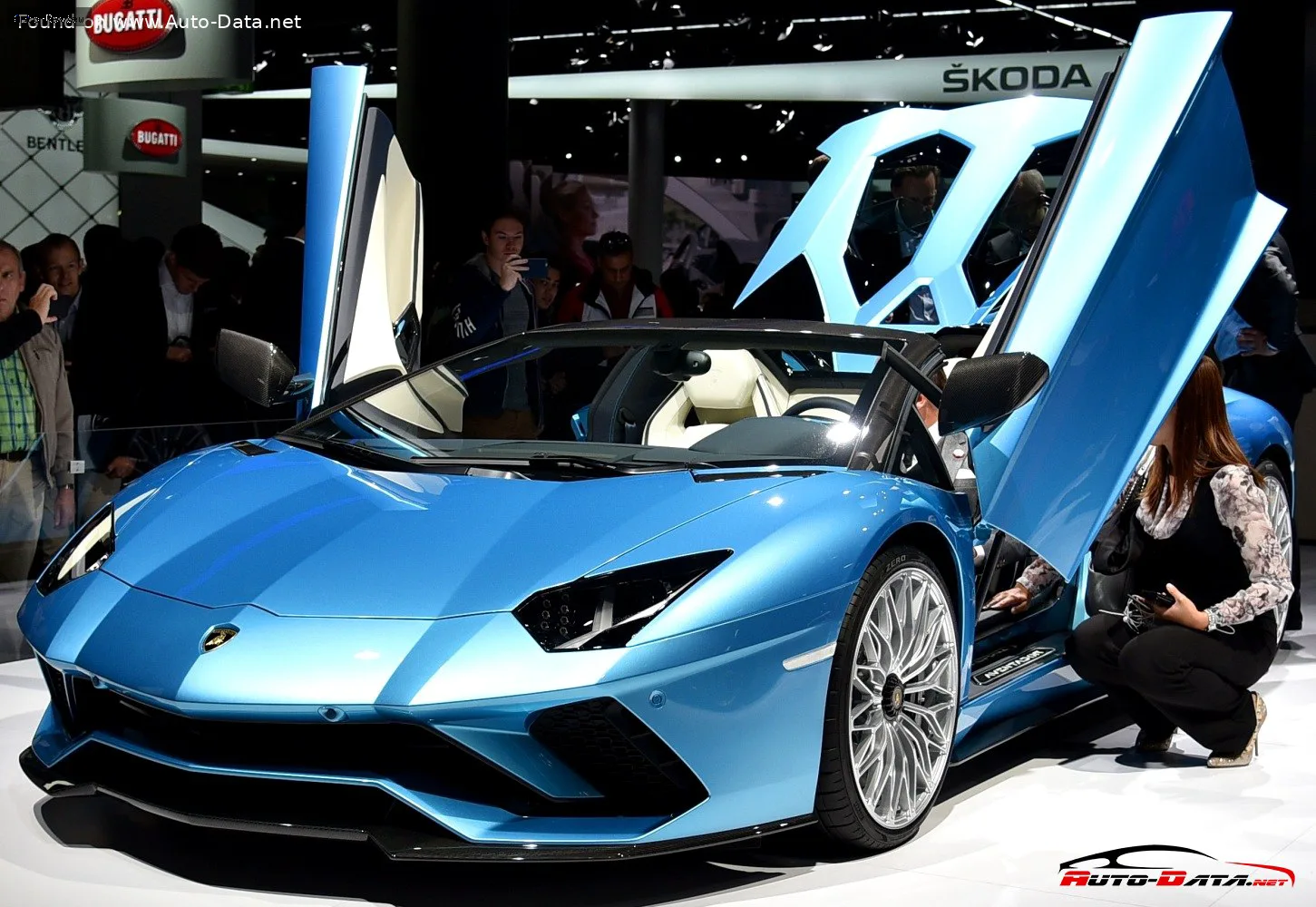 Lamborghini Aventador Aventador S Roadster 6.5 V12 (740 лс) 4WD ISR 2017 - 2022