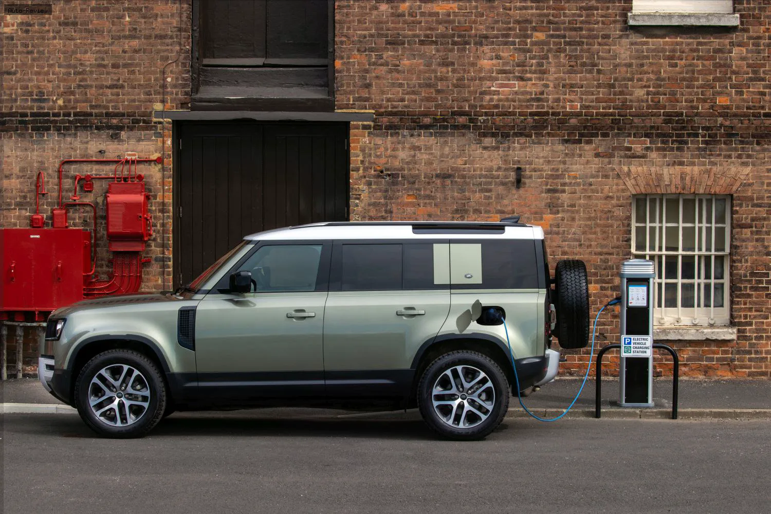 Land Rover Defender Defender 110 (L663) 2.0 P400e (404 лс) Plug-in Hybrid AWD Automatic 2020 - 2024