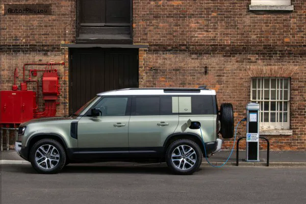 Land Rover Defender Defender 110 (L663) 2.0 P400e (404 лс) Plug-in Hybrid AWD Automatic 6 Seat 2020 - 2024 — фото 2