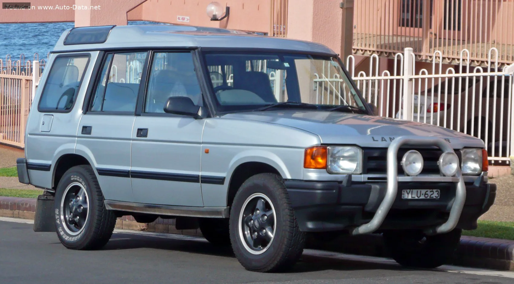 Land Rover Discovery Discovery I 2.0i (111 лс) 4WD Automatic 1995 - 1998