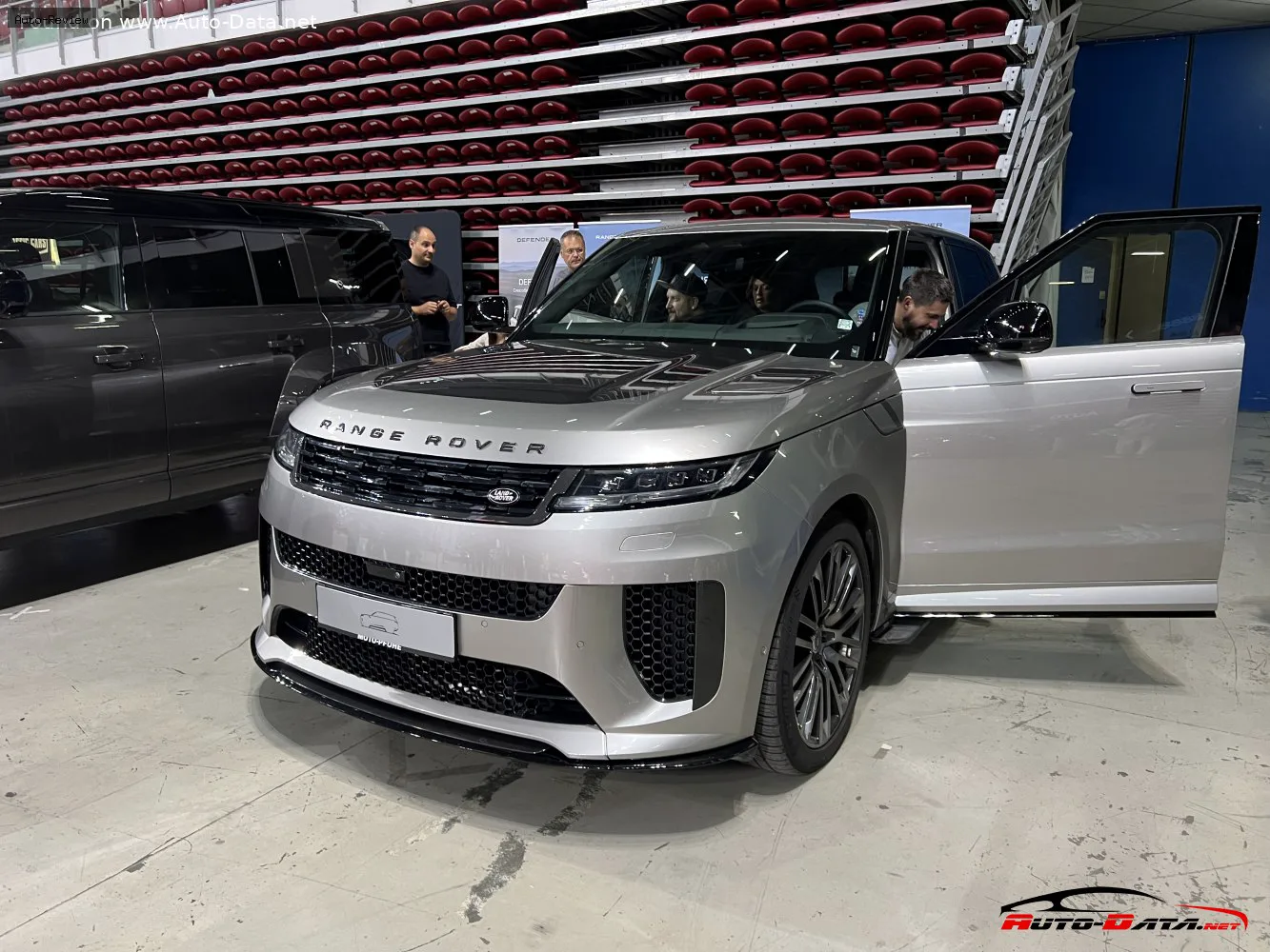 Land Rover Range Rover Sport Range Rover Sport III SV 4.4 V8 (635 лс) Mild Hybrid iAWD Automatic 2023 -
