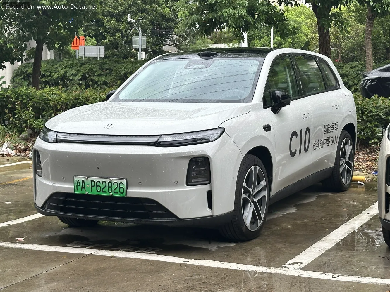 Leapmotor C10 C10 (facelift 2026) 1.5L 38.7 kWh (272 лс) Extended Range 2026 - Максимальная скорость 180 км/ч112 mph0-100 км/ч7.4 сек0-60 mph: 7 секРасход топлива5.84 л/100 км40 US mpg | 48 UK mpg | 17 км/л