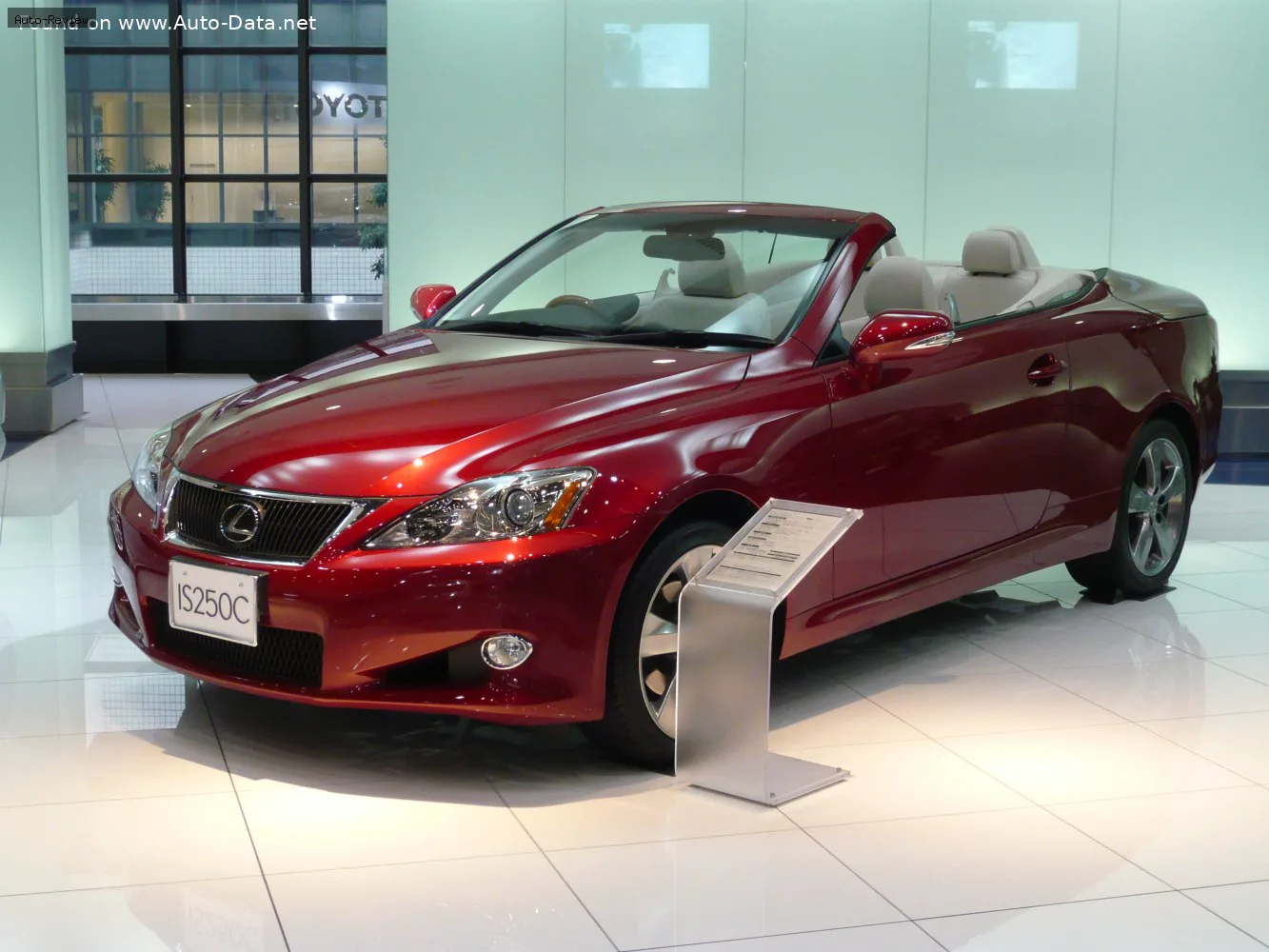 Lexus IS IS-Coupe-Convertible 250C AWD (208 лс) 2008 - 2013 — фото 3