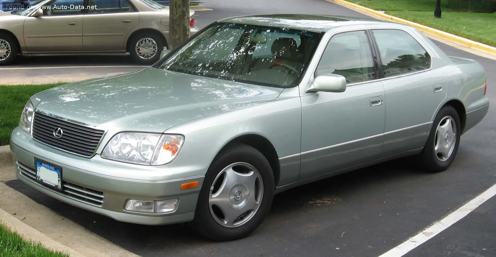 Lexus LS LS II (facelift 1998) 400 V8 (294 лс) Automatic 1997 - 2000