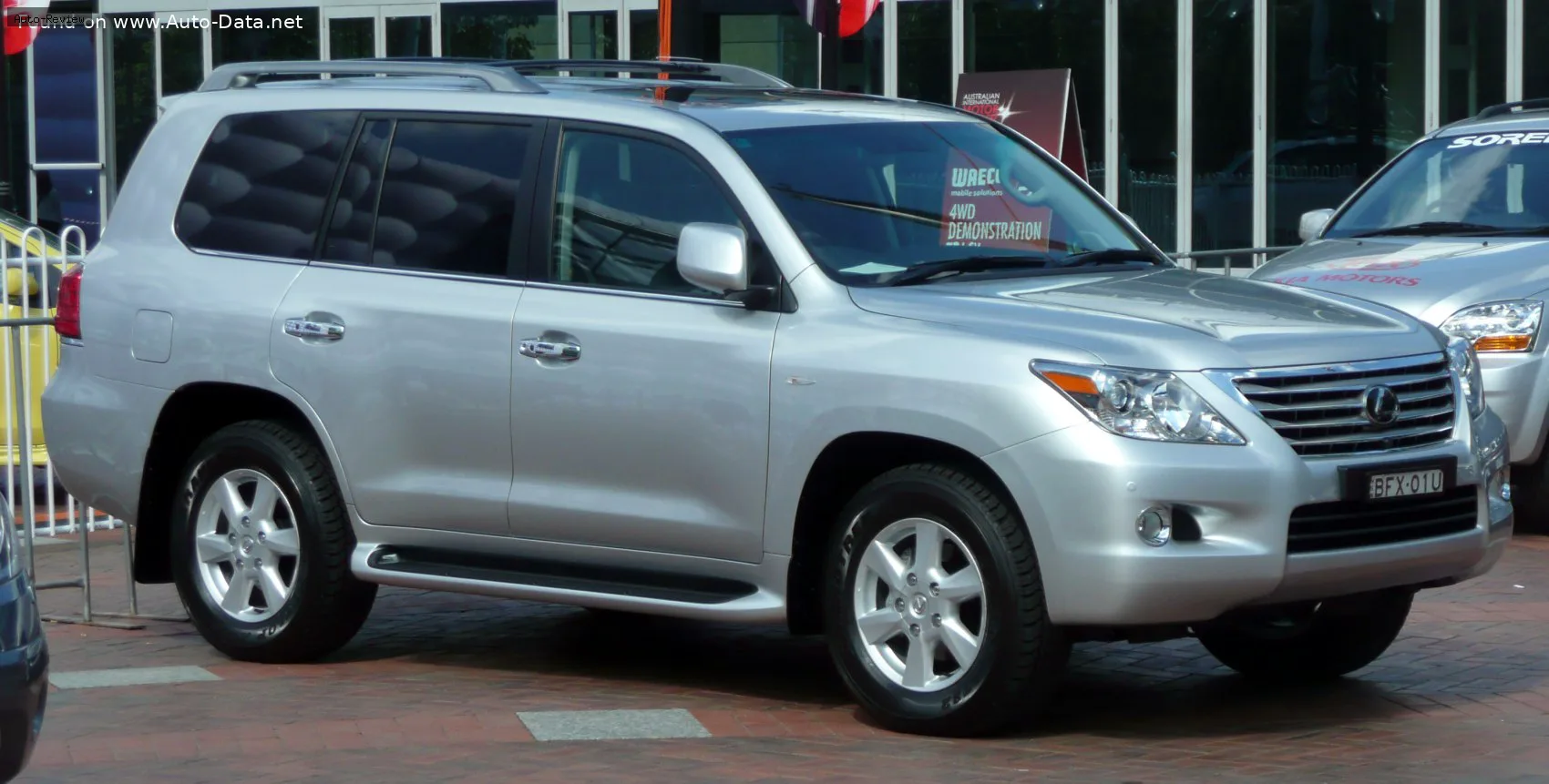 Lexus LX LX III 570 V8 (383 лс) AWD Automatic 2007 - 2010 — фото 3