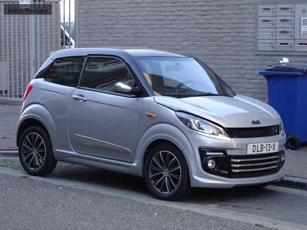 Ligier JS50 JS50 I (facelift 2017) Long 0.5 Progress (8 лс) CVT 2019 - 2024 — фото 2