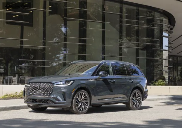 Lincoln Aviator Aviator II (facelift 2024) 3.0 V6 (400 лс) AWD SelectShift 2024 - — фото 2