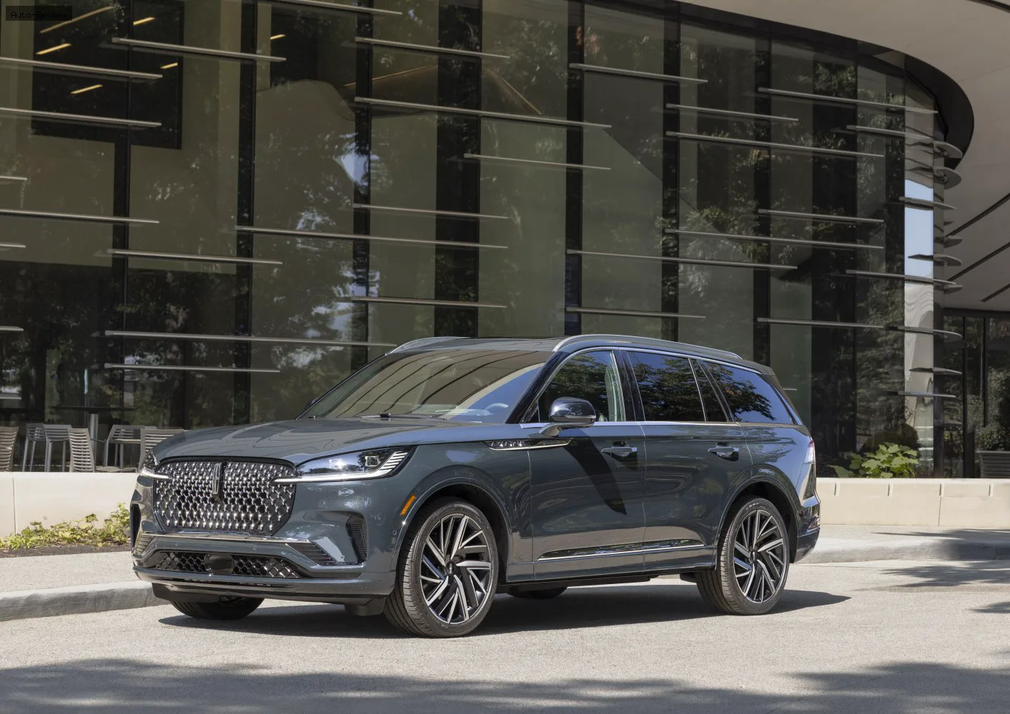 Lincoln Aviator Aviator II (facelift 2024) 3.0 V6 (400 лс) SelectShift 2024 -