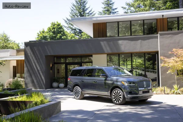 Lincoln Navigator Navigator IV (facelift 2021) 3.5 V6 (440 лс) SelectShift 2021 - 2024 — фото 2