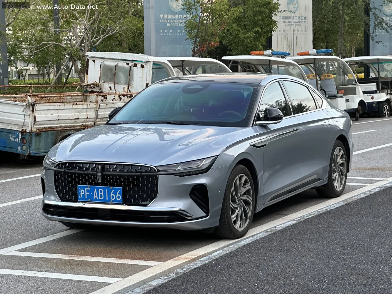 Lincoln Z Z 2.0T (318 лс) Hybrid E-CVT 2024 -