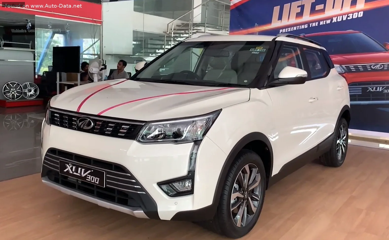 Mahindra XUV300 XUV300 1.2 TCMPFI (110 лс) 2019 - 2024