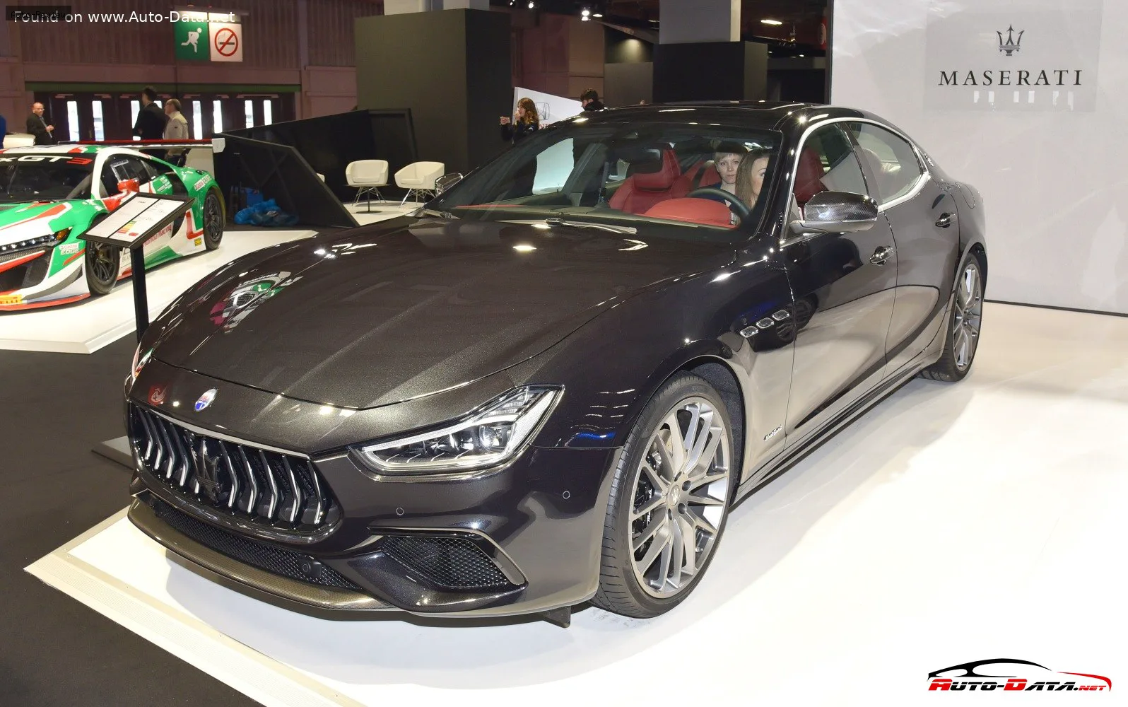Maserati Ghibli Ghibli III (M157, facelift 2017) S Q4 3.0 V6 (430 лс) AWD Automatic 2018 -
